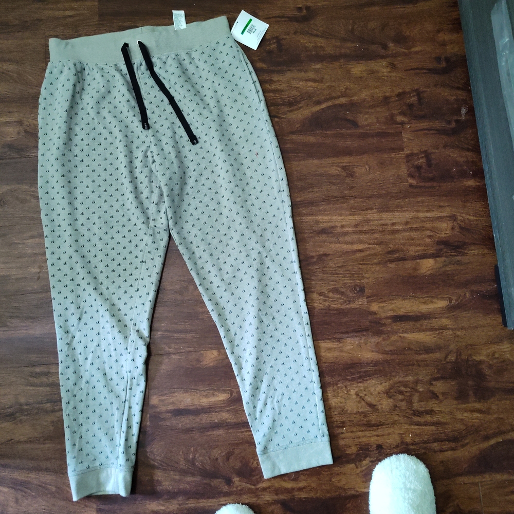 Mint Green Quilted Jogger Sweatpants with Tapered Legs